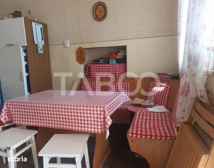 Casă cu 4 camere în Central