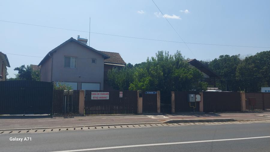 Casă individuală cu 10 camere cu Canalizare în Grădiștea