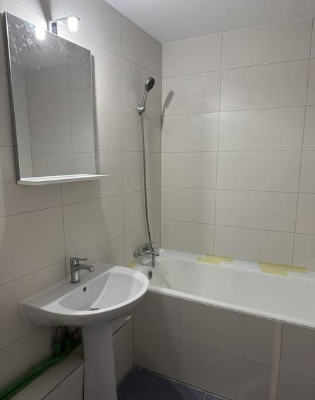Apartament cu 2 camere decomandat, mobilat în Calea Călărașilor