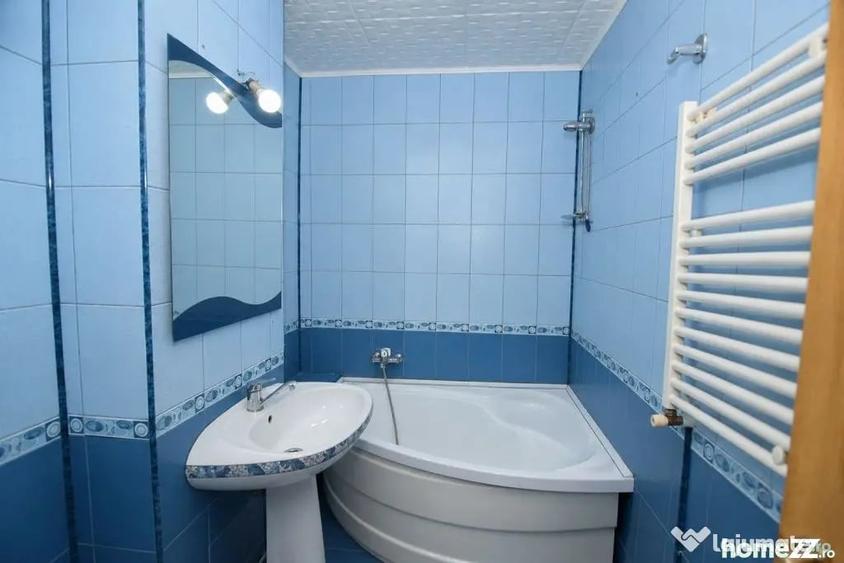 Apartament cu 3 camere decomandat în Prundu