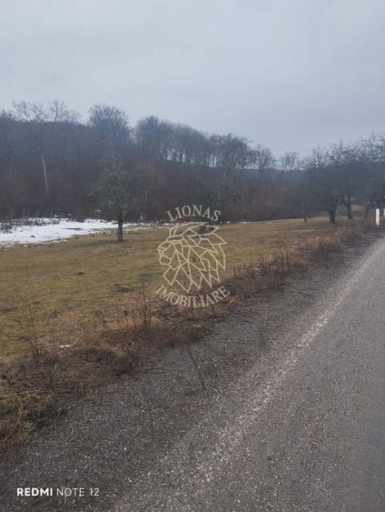 Teren Construcții extravilan de 1050 mp, în Vest