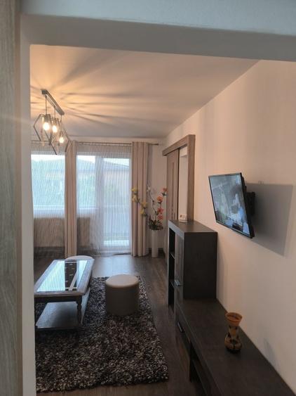 Apartament cu 2 camere decomandat în Exterior Vest