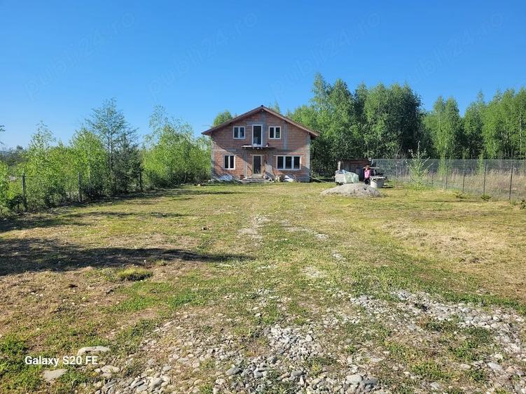 Casă cu Teren 1000 Mp în Central
