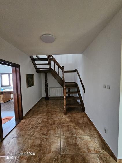 Casă cu 4 camere în Hudum