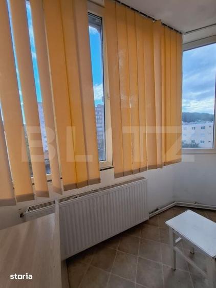 Apartament cu 3 camere decomandat în Astra