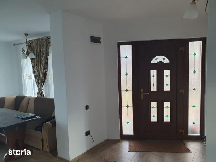 Casă cu 5 camere cu Teren 2200 Mp în Târgșoru Vechi