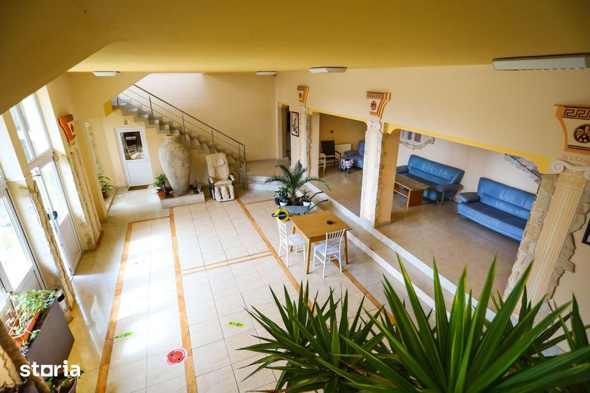Spațiu comercial, de 2,200 mp, în Central
