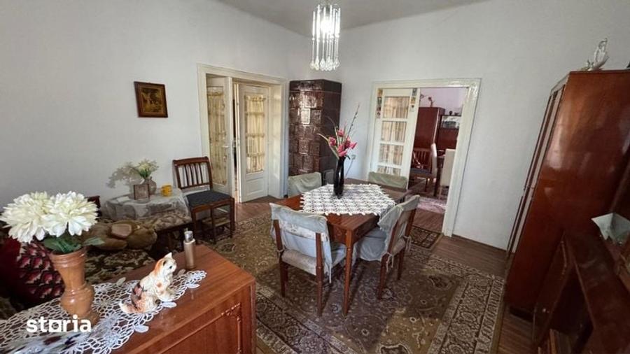 Casă cu 4 camere cu Teren 150 Mp în Central