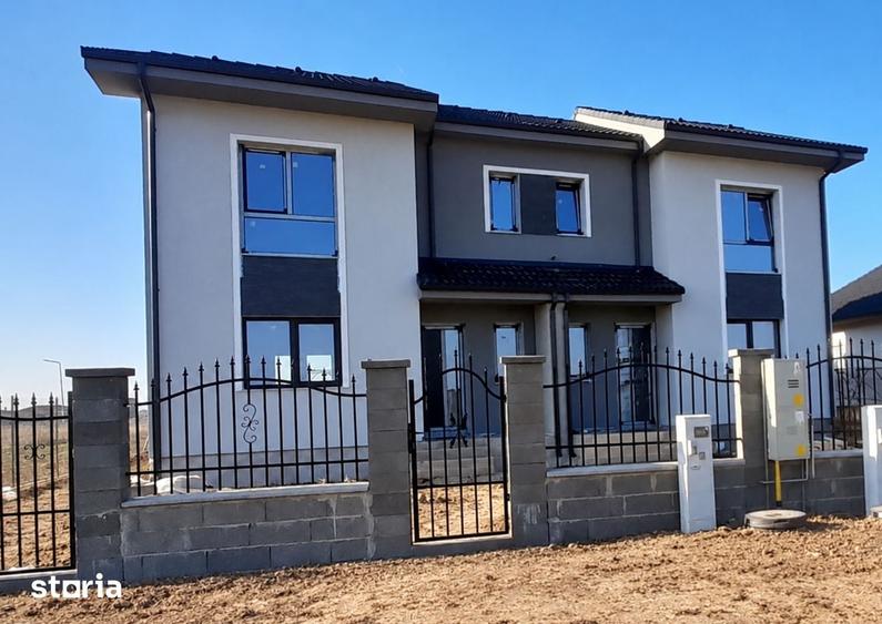Casă cu 4 camere cu Teren 250 Mp în Moșnița Nouă