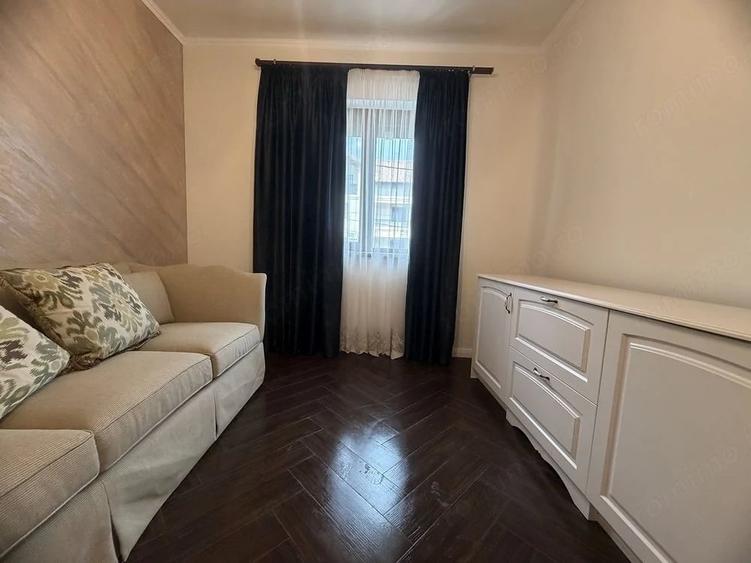 Apartament cu 3 camere decomandat în Dumbrăvița