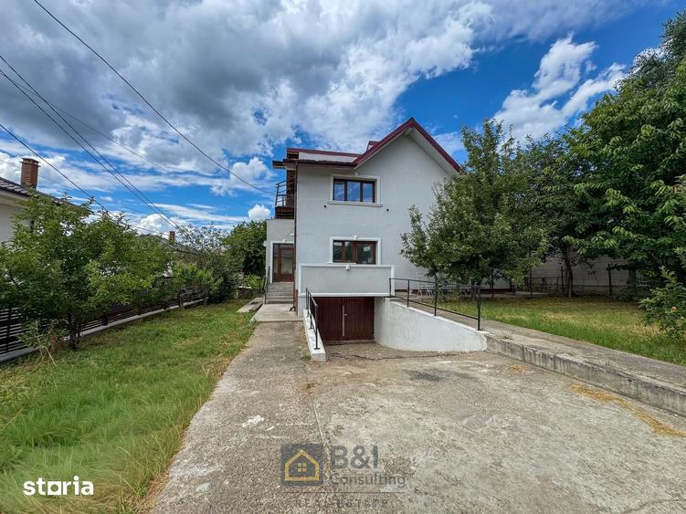 Casă cu 7 camere cu Teren 470 Mp în Bucium