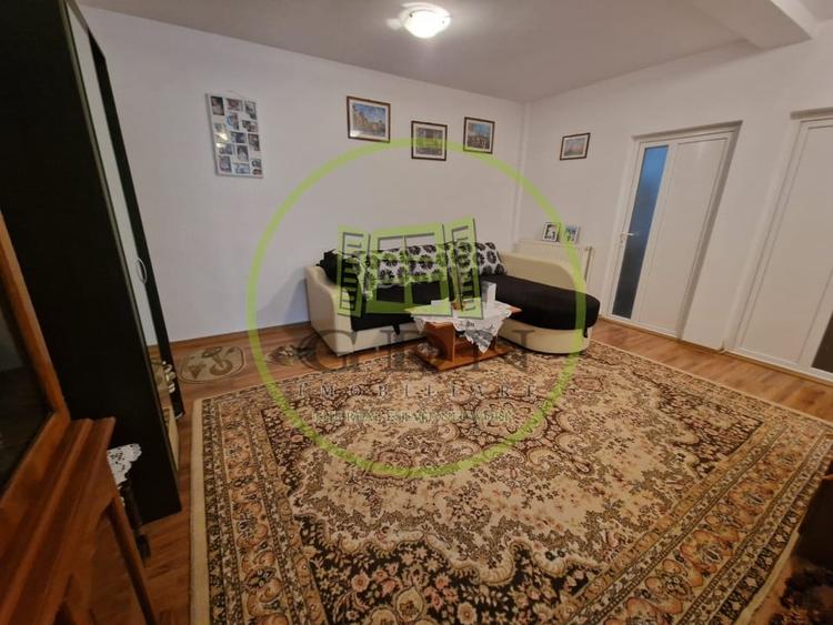 Apartament cu 3 camere decomandat, mobilat în Lascăr Catargiu