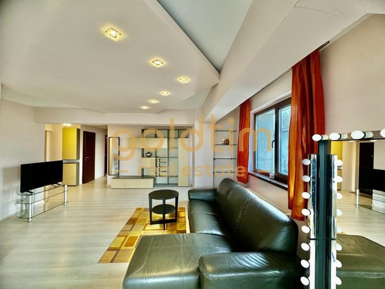 Apartament cu 3 camere semidecomandat, mobilat în Băneasa