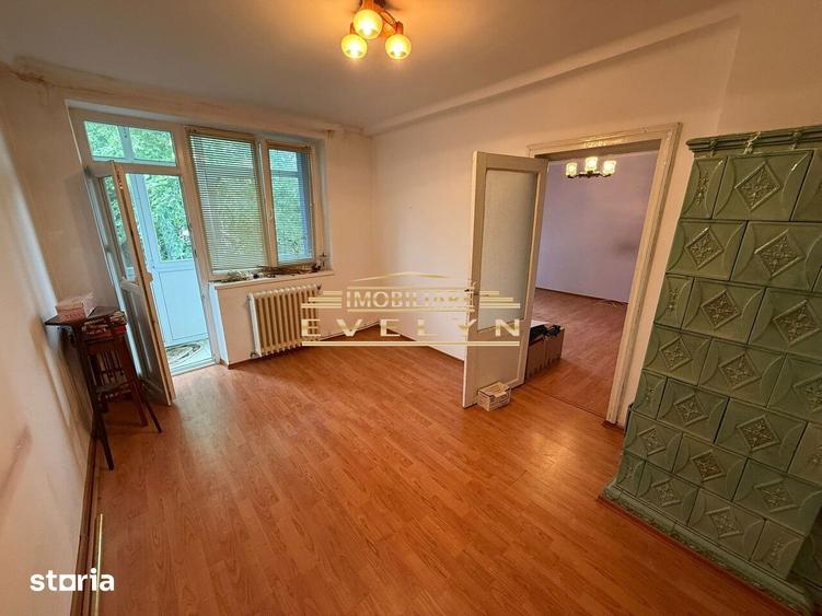 Apartament cu 3 camere semidecomandat în Central