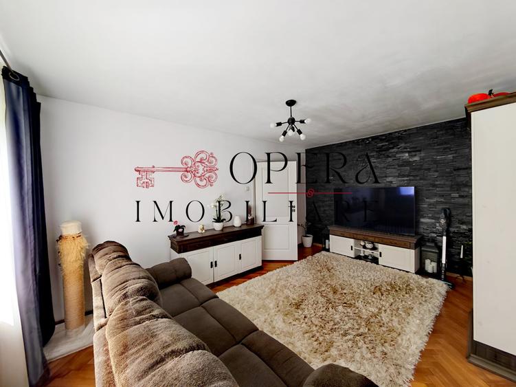 Apartament cu 3 camere nedecomandat, mobilat în Podu Roș