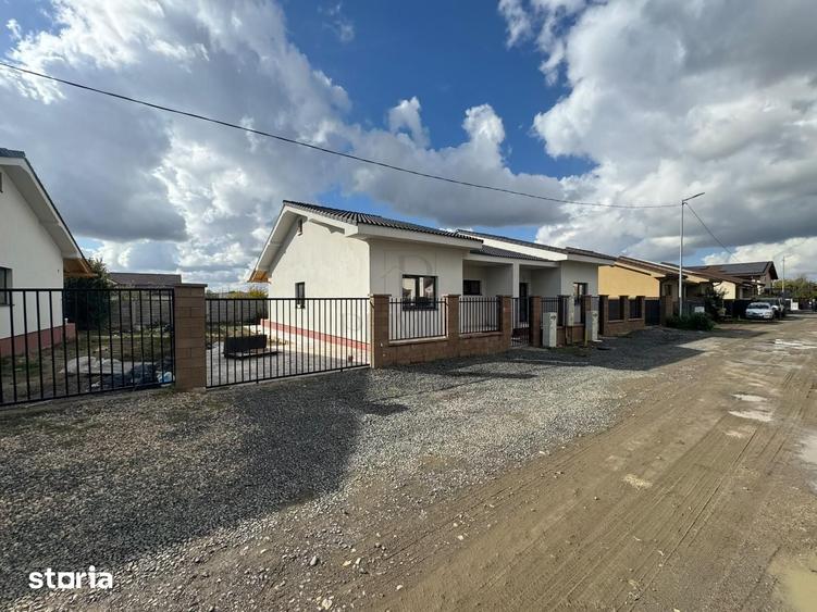 Casă cu 3 camere cu Teren 260 Mp în Moșnița Nouă