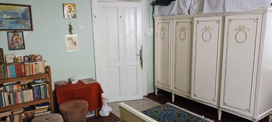 Apartament cu 4 camere semidecomandat în Central