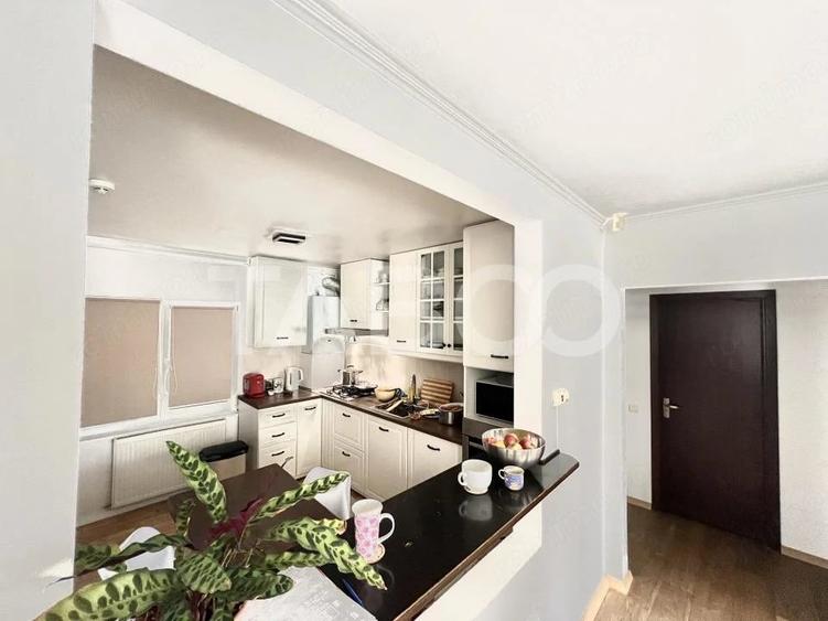 Apartament cu 4 camere semidecomandat în Între Lacuri