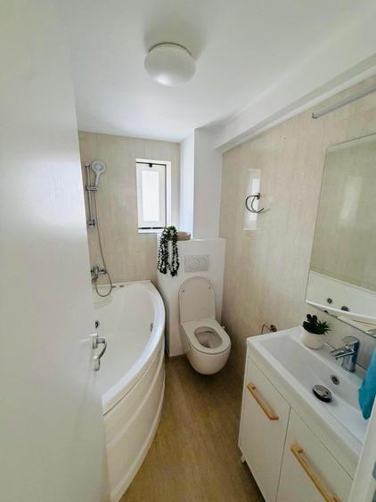 Apartament cu 4 camere decomandat în Cotroceni