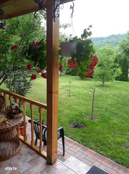 Casă cu 3 camere în Bârsești