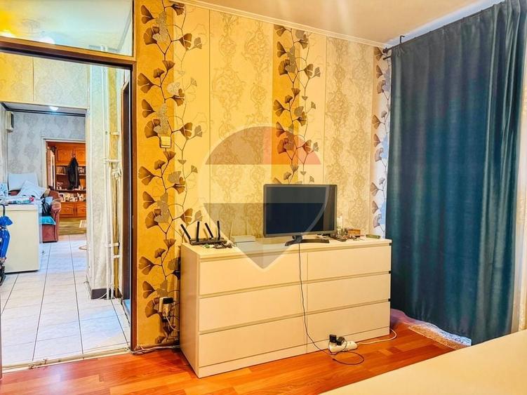 Apartament cu 3 camere decomandat în Viilor