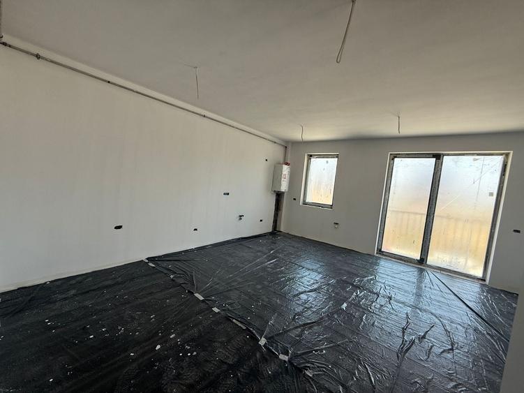 Apartament cu 2 camere decomandat în Girocului