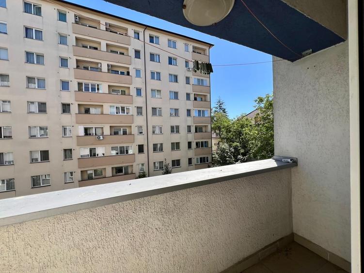Apartament cu 2 camere decomandat, mobilat în Calea Turzii