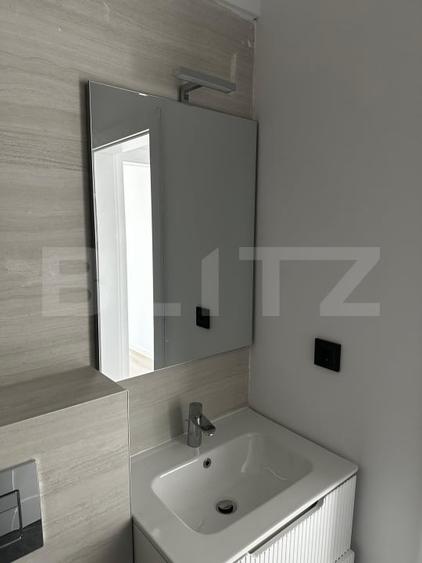 Apartament cu 2 camere semidecomandat în Independenței