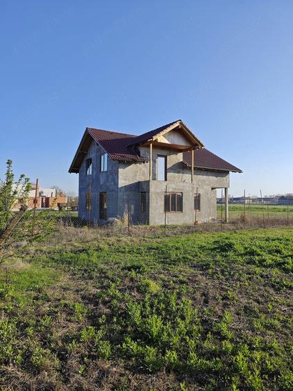 Casă cu Teren 1600 Mp în Gottlob