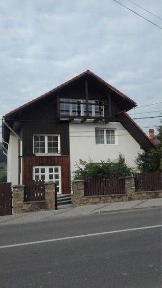 Casă cu 4 camere în Central