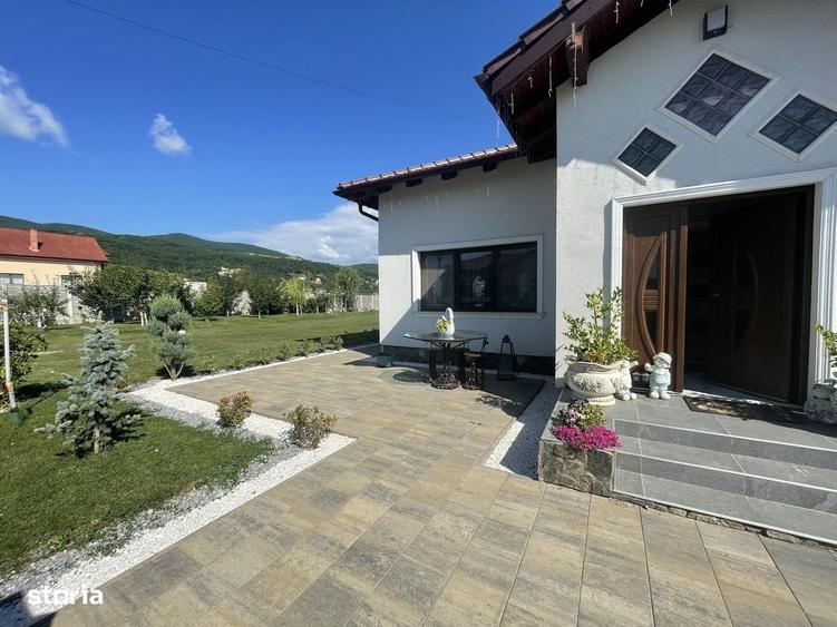 Casă cu 3 camere în Central