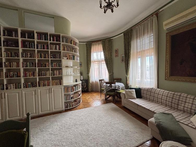 Apartament cu 3 camere nedecomandat în Central
