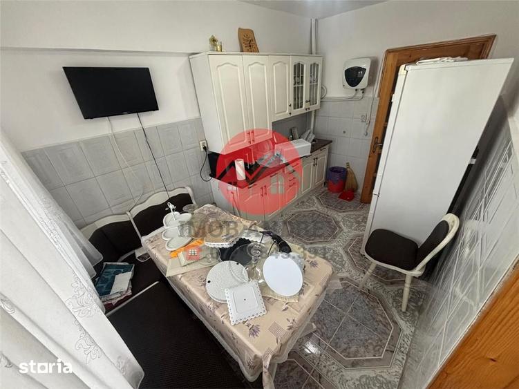 Apartament cu 4 camere decomandat în E3