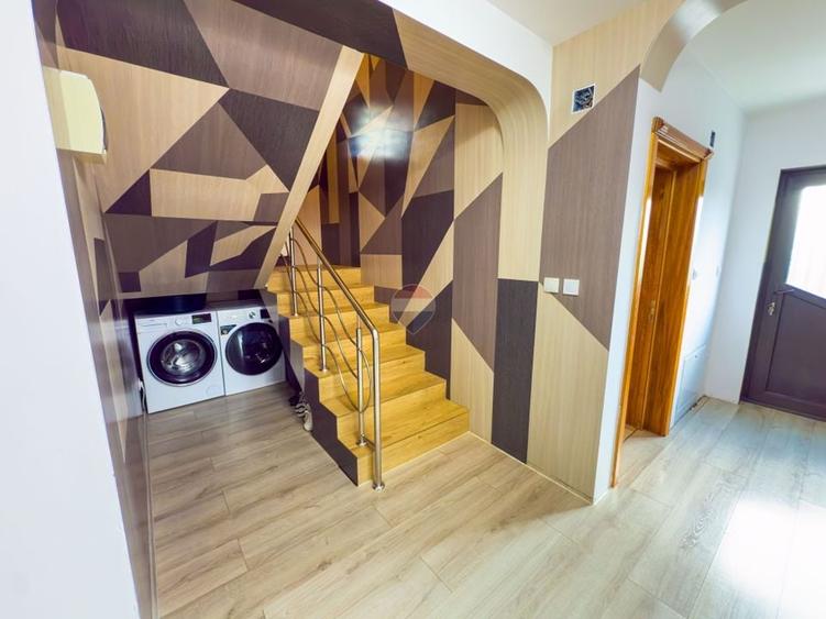 Casă individuală cu 5 camere cu Teren 2082 Mp în Tudor Vladimirescu (Avrămeni)