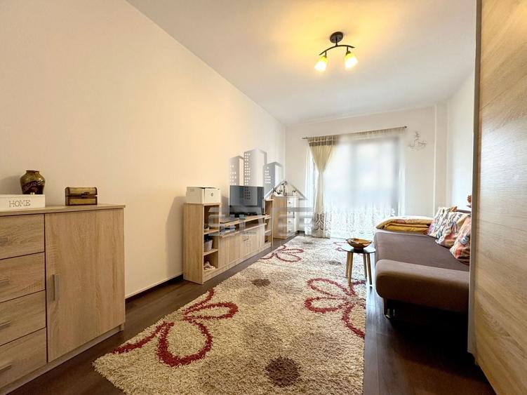 Apartament cu 3 camere semidecomandat, mobilat în Florești