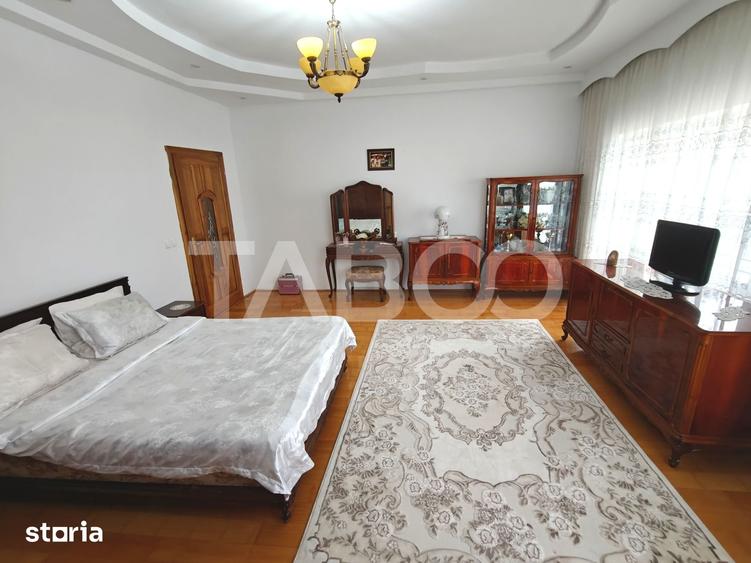 Casă cu 5 camere cu Teren 230 Mp în Turnișor