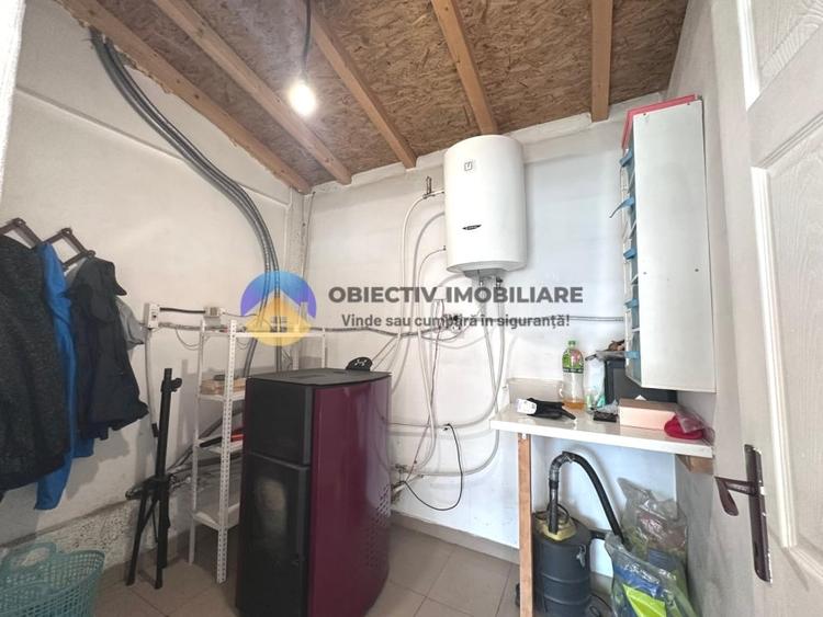 Casă cu 3 camere cu Canalizare în Central
