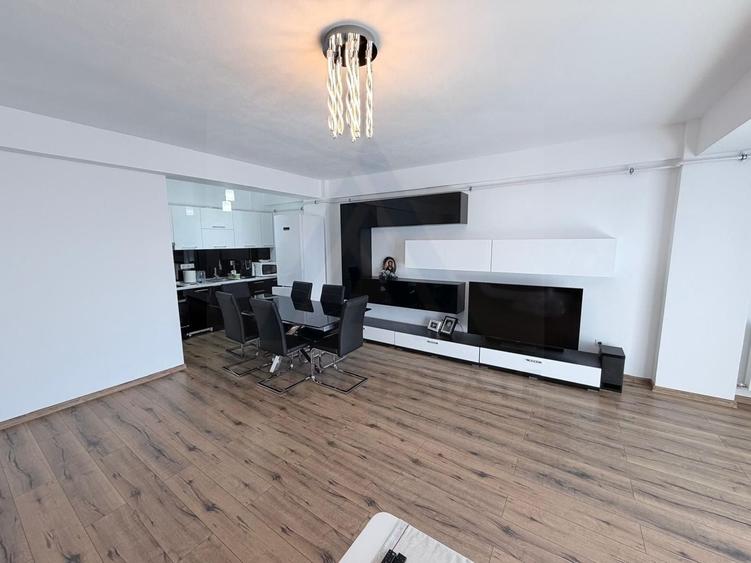 Apartament cu 3 camere semidecomandat, mobilat în Șelimbăr