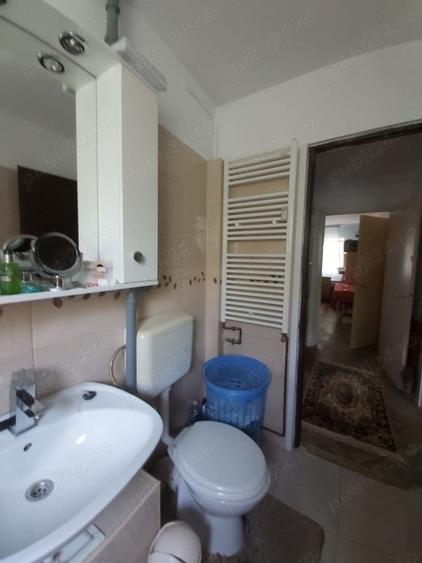 Apartament cu 3 camere decomandat în Berceni