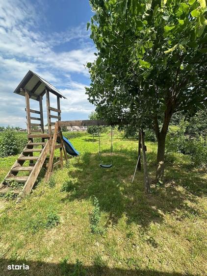 Casă cu 4 camere cu Teren 1700 Mp în Central