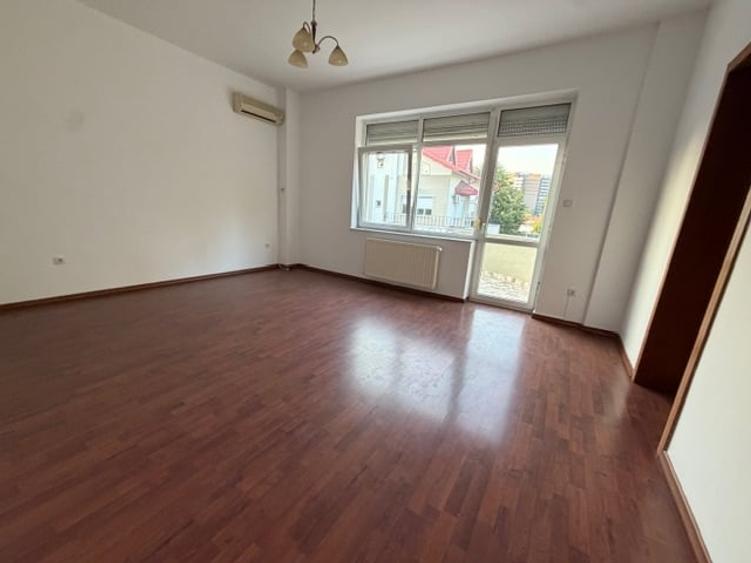 Casă cu 7 camere cu Canalizare în Herăstrău