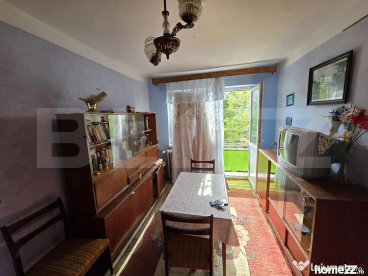 Apartament cu 3 camere semidecomandat în Central