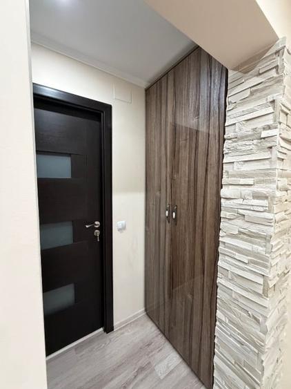 Apartament cu 3 camere decomandat, mobilat în Central