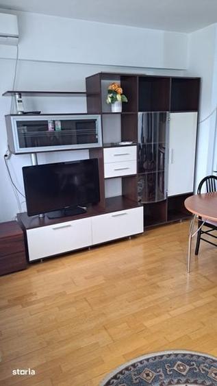 Apartament cu 2 camere decomandat în Zamostea
