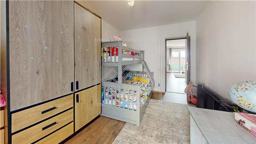 Apartament cu 3 camere decomandat în Șelimbăr