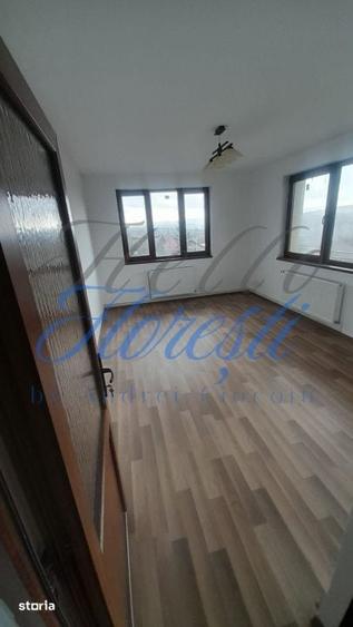 Casă cu 6 camere cu Teren 837 Mp în Nord