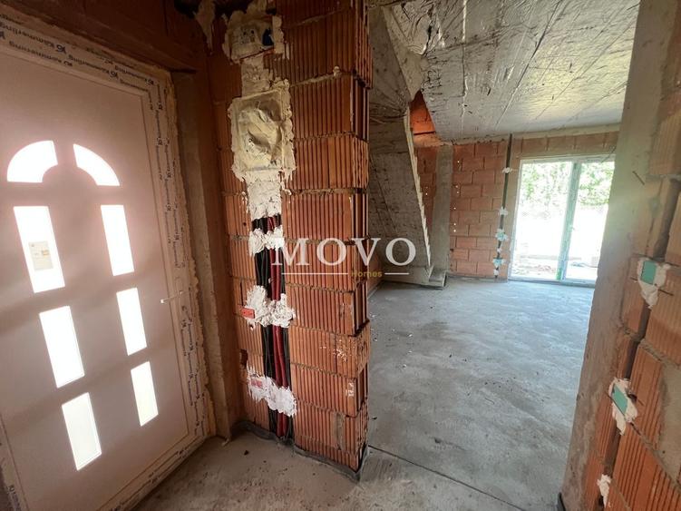 Duplex cu 3 camere cu Canalizare în Remetea Mare