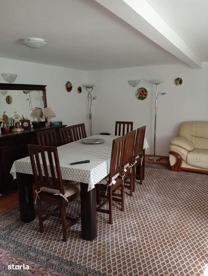 Casă cu 5 camere cu Teren 3053 Mp în Gruiu