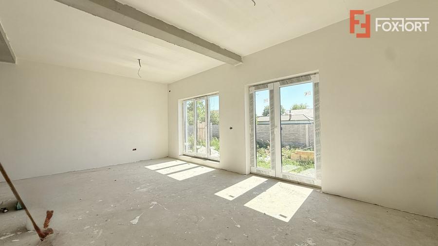 Duplex cu 3 camere cu Teren 250 Mp în Moșnița Veche
