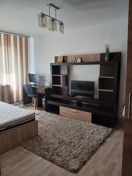 Apartament cu 2 camere decomandat în Jariștea